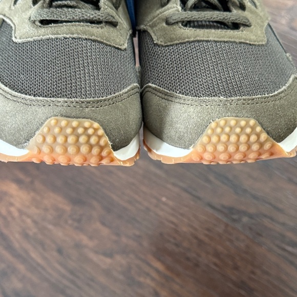 NEW Reebok Women's Forest Green Sneakers, Women’s Size 10 - Picture 9 of 9